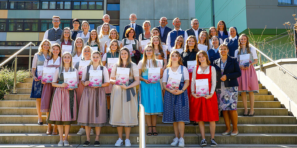 Das ist wirklich stark:  Seit 65 Jahren im Pongau unter Beweis gestellt – Gesundheits- und Krankenpflege macht viel Sinn!